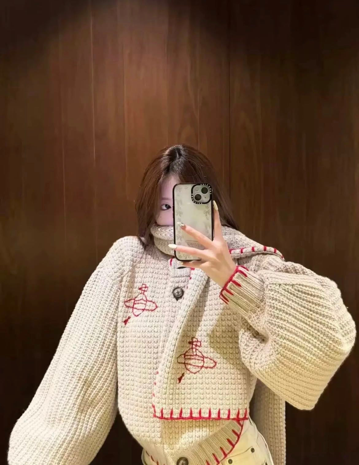Vivienne Westwood sweater 連頸巾