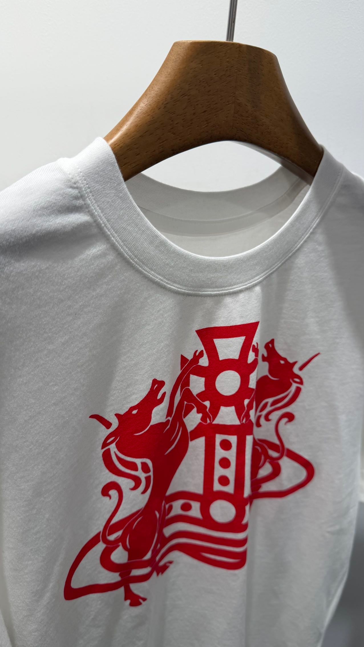 Vivienne Westwood 馬年tee